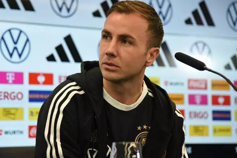 جوتزه يرغب في تمديد تعاقده مع فرانكفورت